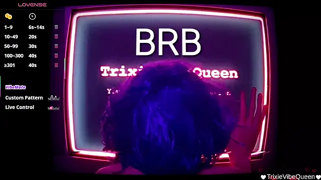 TrixieVibeQueen – Naživo XXX chat