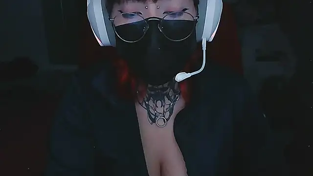 Chat +18 de Lucyiy_ ao vivo