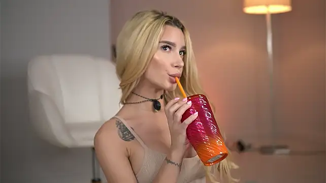 צ'אט XXX בשידור חי של SvveetLuna