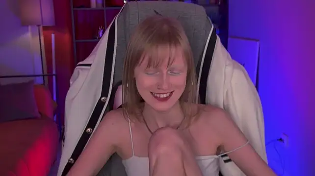 Chat XXX en directo de KiraMontoya