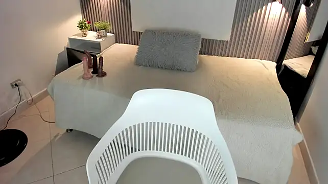Zafiiraa Chat XXX in diretta