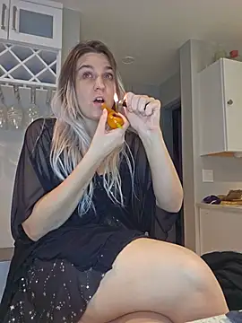 XXX chat uživo modela ScarletsWeb