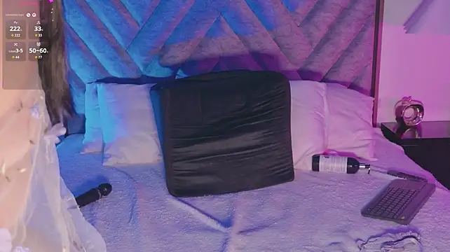 XXX chat uživo modela emmajohnss