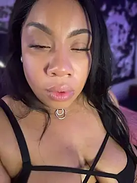 RoxieVoss' Live XXX Chat