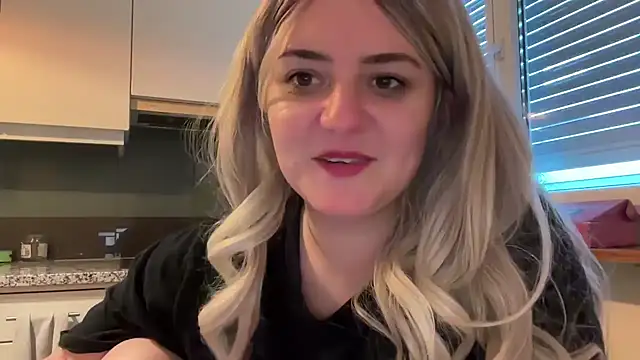 poppypowers Adlı Modelin Canlı XXX Sohbeti