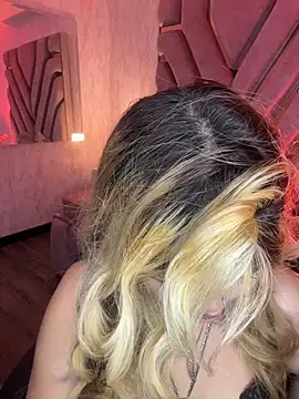 lya_nekko_ Adlı Modelin Canlı XXX Sohbeti