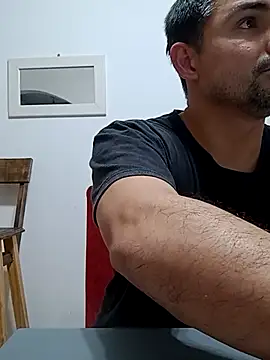Bradd_32 Live XXX-Chat
