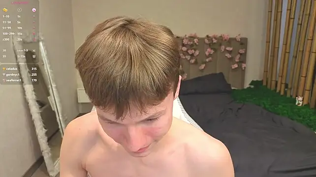 Chatroom XXX en direct de cuMte_boy