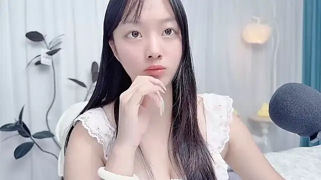 Winnie666999 即時 XXX 聊天
