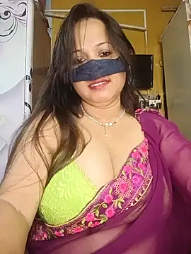 Naughtysummi Live XXX-Chat