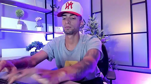 DrakeNeumann Live XXX Chat