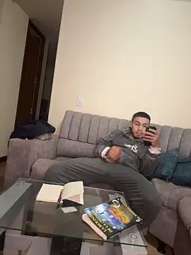 Taylor_DiamondBoy Live XXX-chat