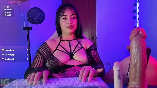 Queen_Nyxx's Live XXX Chat
