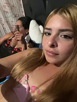Nahomy_cmのライブXXXチャット