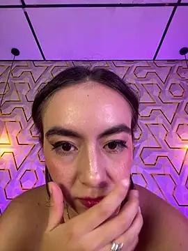 XXX chat uživo modela MelanyyJhonson15