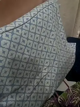 Cute_Riyakaur Pertunjukan Webcam