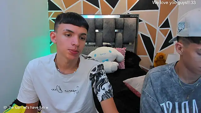 Juan_Nd_Steven Live XXX-Chat
