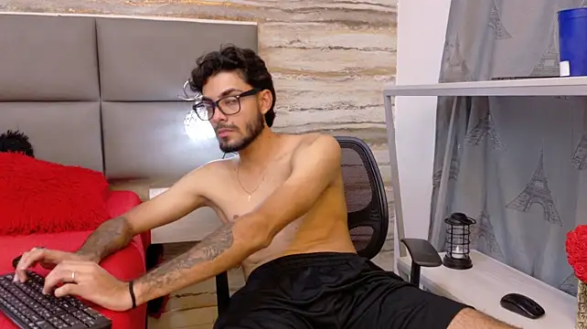 Онлайн чат XXX dashmonroe