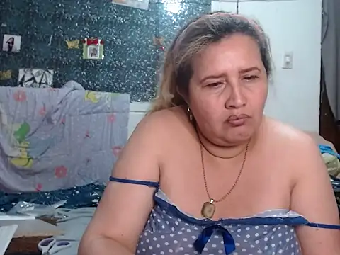 แชท XXX สดของ Perla1981--