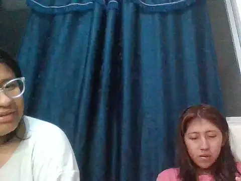 sarah12333's Live XXX Chat