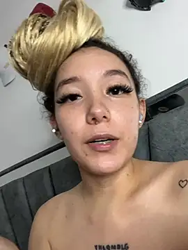 alaia_princess 现场XXX聊天