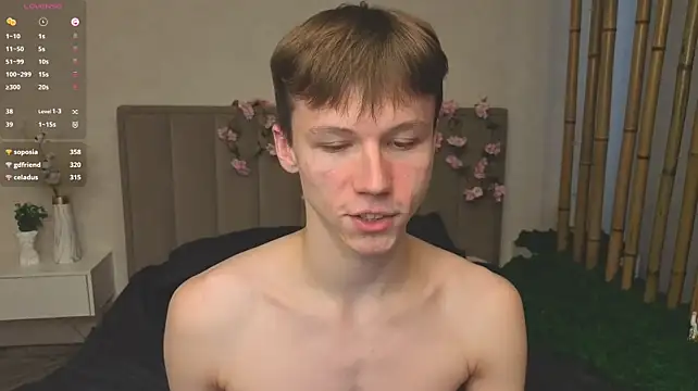 cuMte_boy Chat XXX in diretta