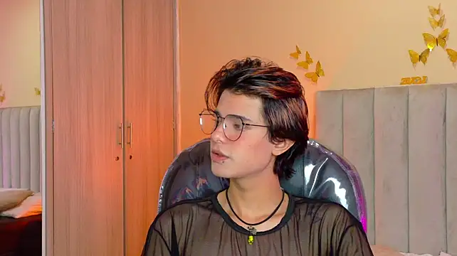 Czat XXX na żywo – Derek_Sinn