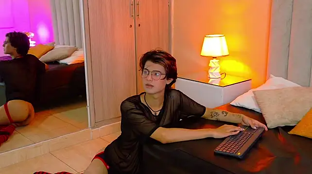 Derek_Sinn Live XXX-Chat