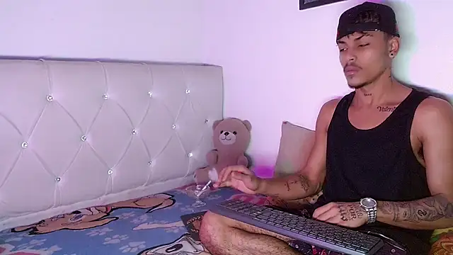 Angel_foxc13 Adlı Modelin Canlı XXX Sohbeti
