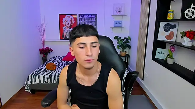 Онлайн чат XXX Benji23_
