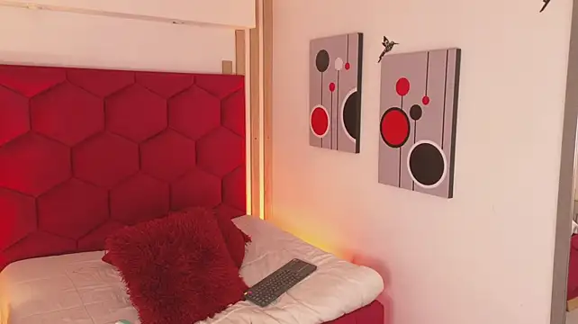 LumierNova Adlı Modelin Canlı XXX Sohbeti