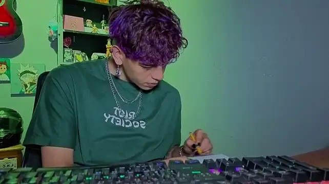 MikeyKuro 现场XXX聊天
