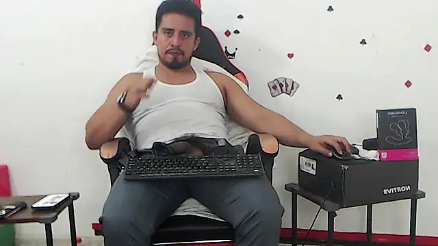 Chat XXX en directo de KalethBigDick