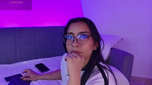 Czat XXX na żywo – miah_storm