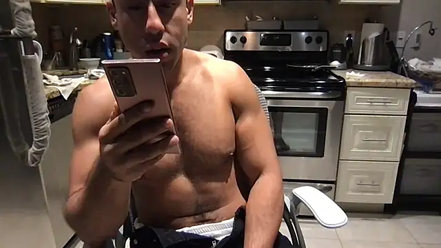 Онлайн чат XXX BigGuyMuscle