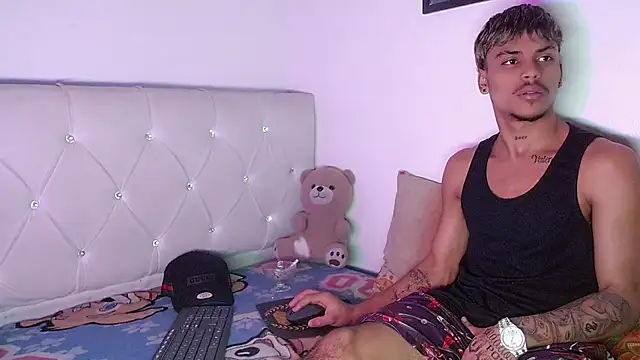 Chatroom XXX en direct de Angel_foxc13