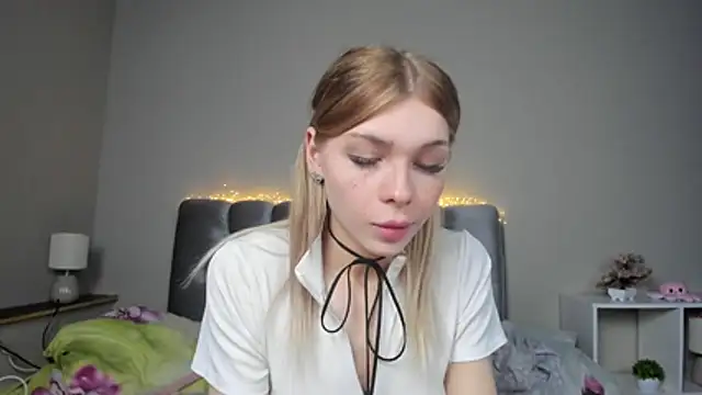 Chat +18 de Blondy_Fina ao vivo