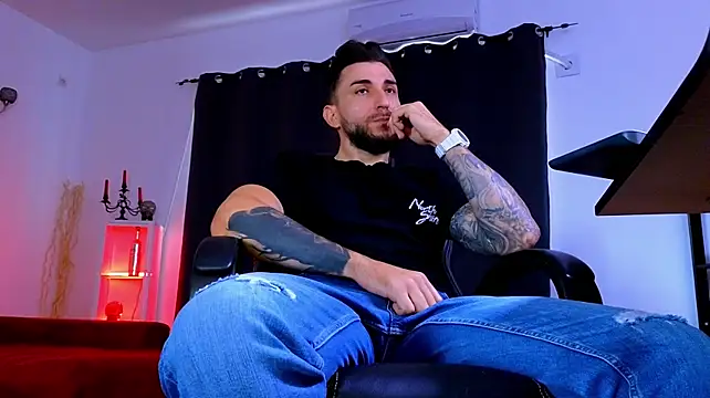 MightyAaron66 라이브 XXX 채팅