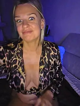 SpicyVicky - Gode chatte (tickets shows 90tok))