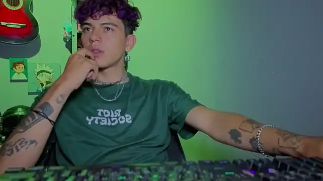 Chat XXX Live MikeyKuro