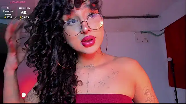 Chat +18 de Heka_Prudence ao vivo
