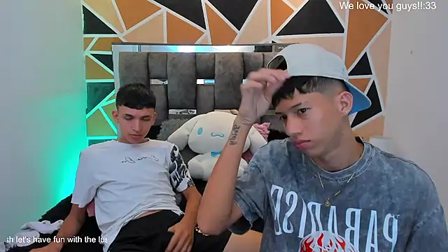 Juan_Nd_Steven's Live XXX Chat