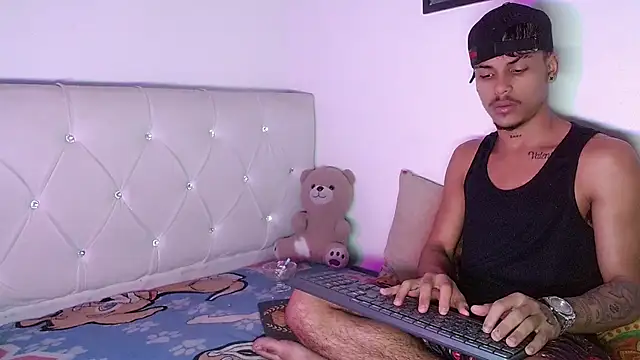 Angel_foxc13のライブXXXチャット