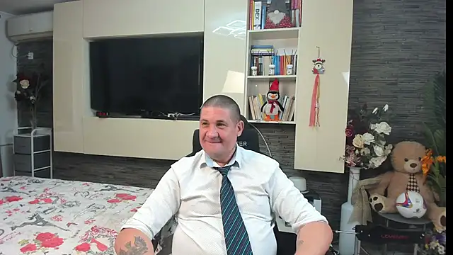 SpartacusDaddy48's Live XXX Chat