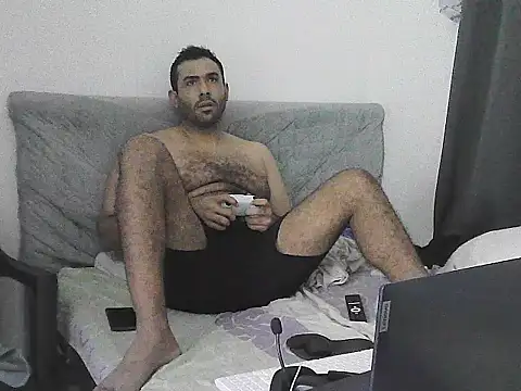 Show modela alphalatinobearx na web-kameri