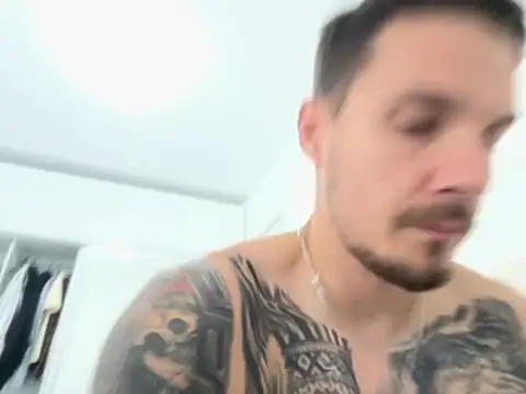 Chat XXX en directo de Hot__Tiger