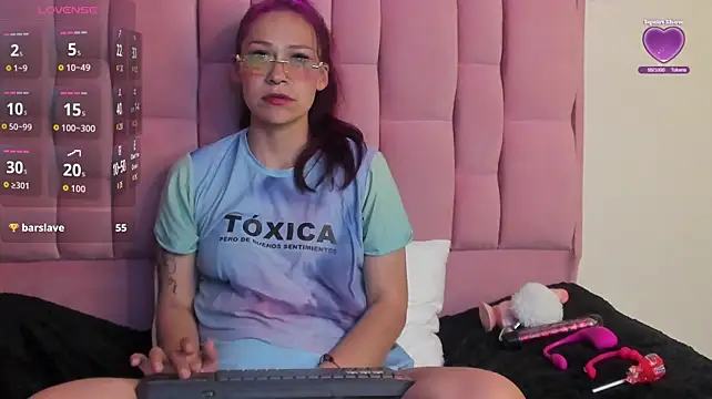 Naomy8 Chat XXX live