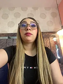 צ'אט XXX בשידור חי של Baby_Angel15