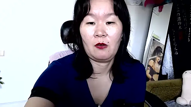 Akira_xx লাইভ XXX চ্যাট