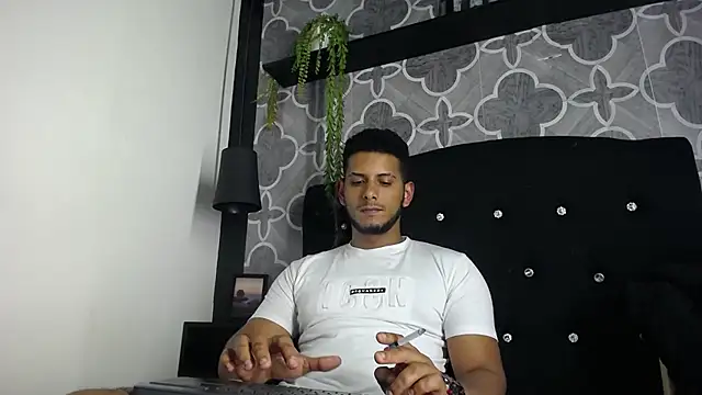 Chris_Dick23のウェブカメラショー